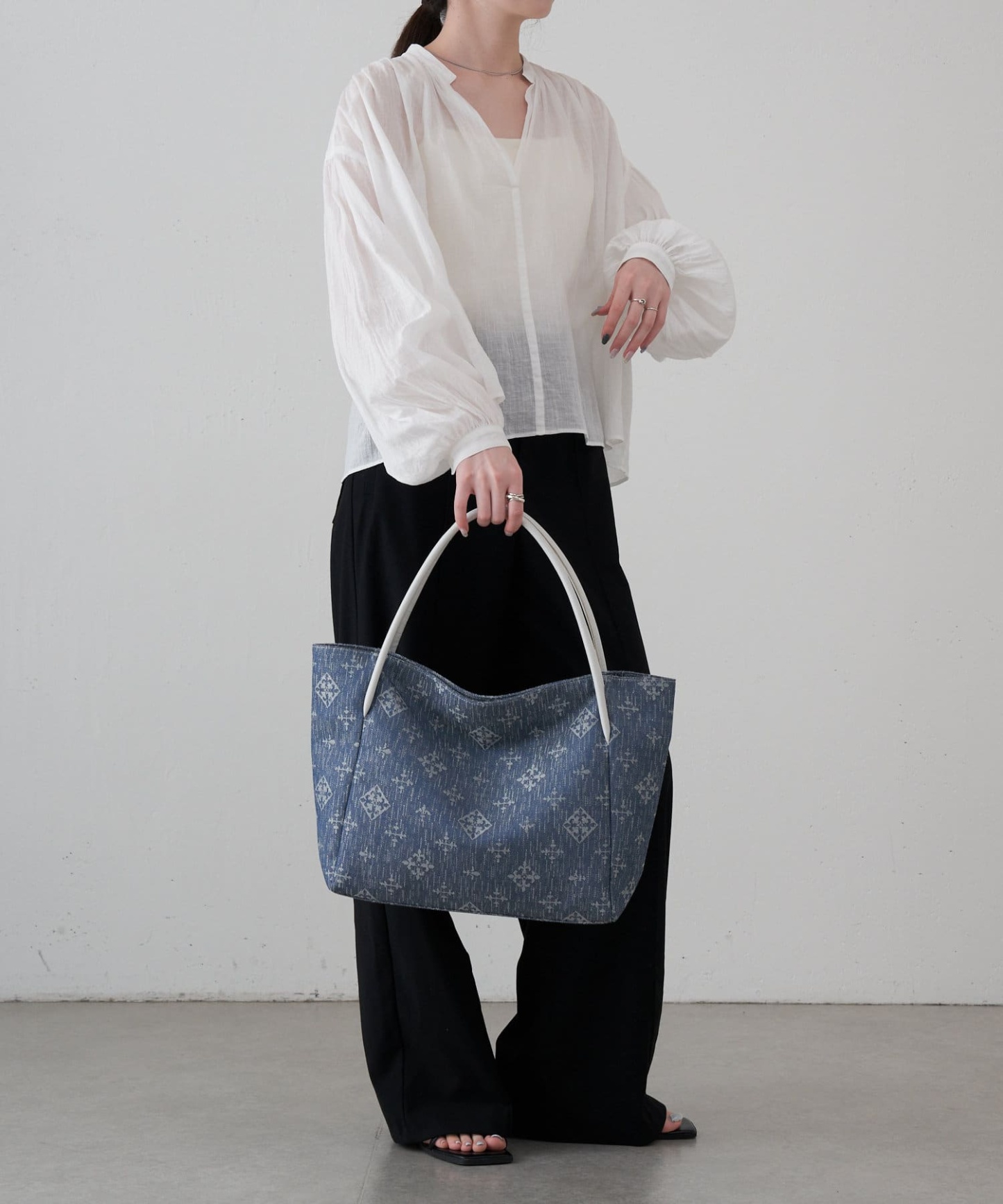 *4-6 WEEKS* (254) LIMITED EDITION Russet [Denim jacquard] Simple tote bag Indigo